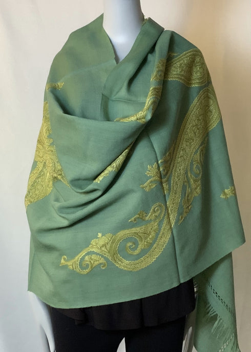 Hand Embroidered Aari with Large Paisley